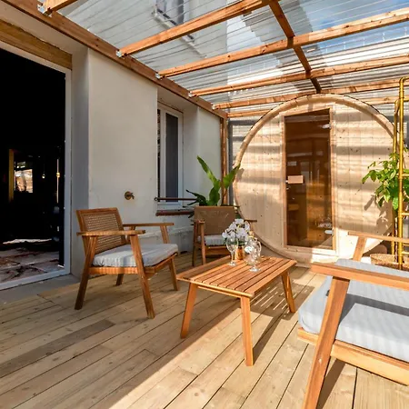 Oulala, Amour, Parking Prive Et Vive La Vie Rouen