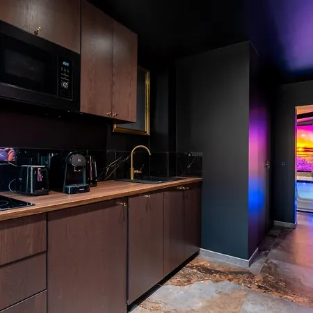 Oulala, Amour, Parking Prive Et Vive La Vie Rouen