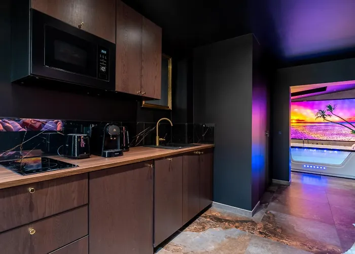 Oulala, Amour, Parking Prive Et Vive La Vie Rouen