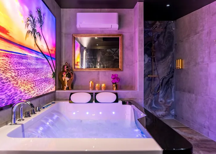 Oulala, Amour, Parking Prive Et Vive La Vie Rouen