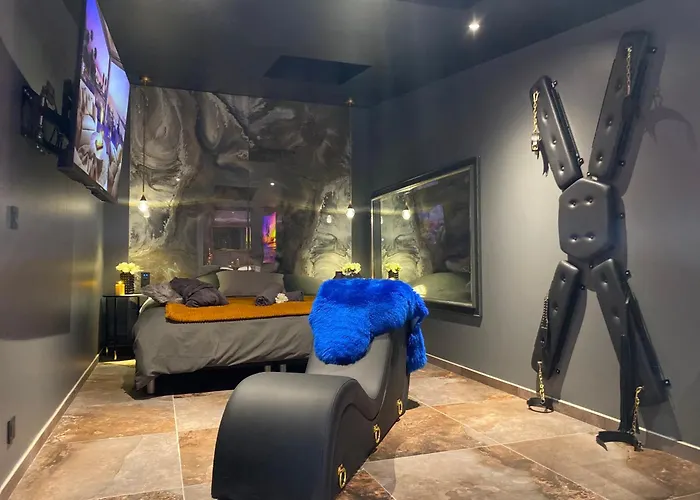 Oulala, Amour, Parking Prive Et Vive La Vie *